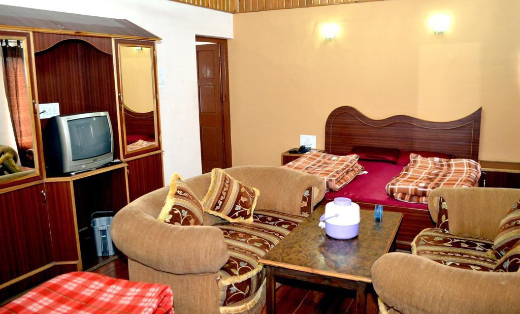Kasauli Hotel Puri Værelse billede