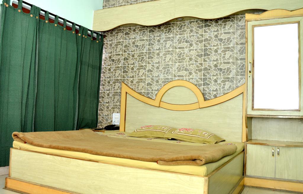 Kasauli Hotel Puri Værelse billede